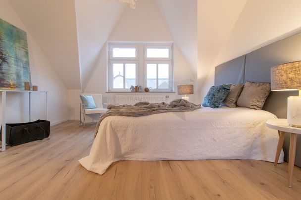 Romantische 4 Raum DG-Wohnung mit 2 Bädern und sonniger Dachterrasse - Foto 1