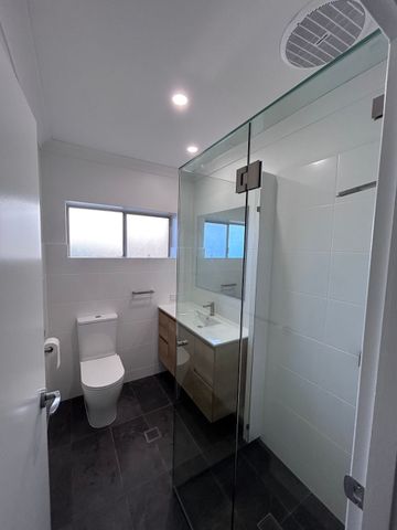 Newly Renovated 2 Bedroom Unit in a Quiet Group! - Photo 2