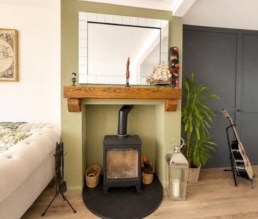 Farnham Road, Fleet, Hampshire, GU51 - Photo 1