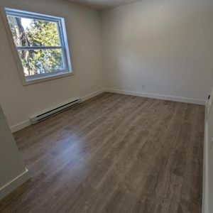 Immense 51/2 avec accès à la cour - Photo 2