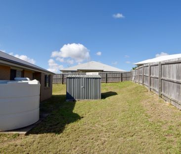 :: HILLTOP VIEWS IN A QUIET CUL-DE-SAC - FULLY AIR CONDITIONED - Photo 5