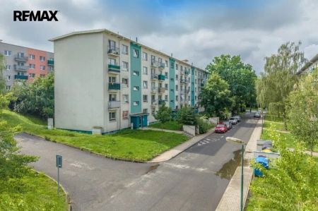 Pronájem bytu 2+kk s balkónem a sklepem – Milovice, ul. Braniborská - Photo 2
