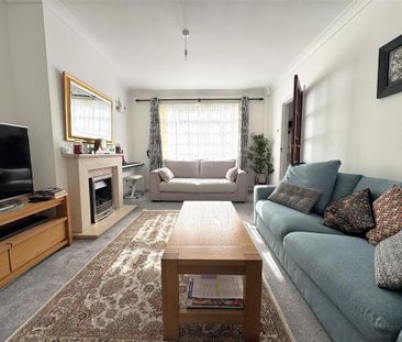 3 bedroom end of terrace house to rent - Photo 4