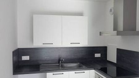 Appartement F2 - RESIDENCE NEUVE-CUISINE EQUIPEE-BALCON-PARKING EXTERIEUR - Résidence Le Copernic - Photo 4