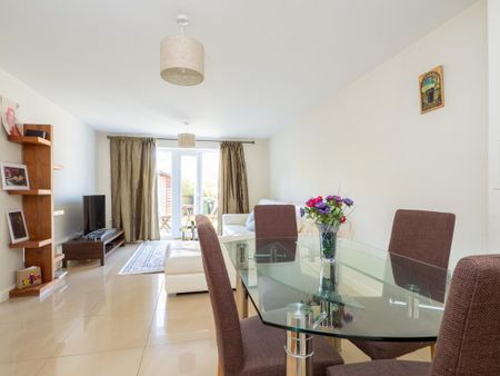 4 bedroom semi-detached house to rent - Photo 2