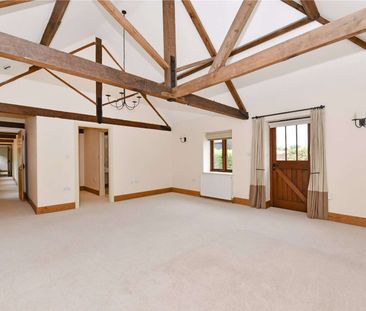 Converted stables in country estate setting with views over fields - Photo 1