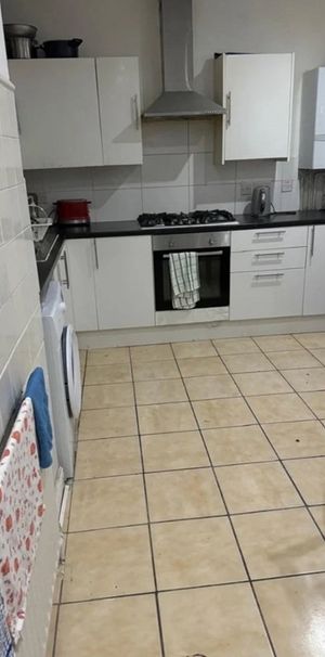 Room in a Shared House, Thornton Heath, CR7 - Photo 1