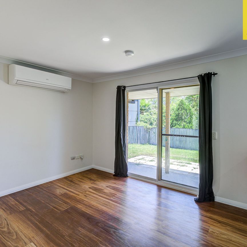 Spacious Freshly Renovated Family Home in Parkwood 3 Bed 2 Bath - Photo 1