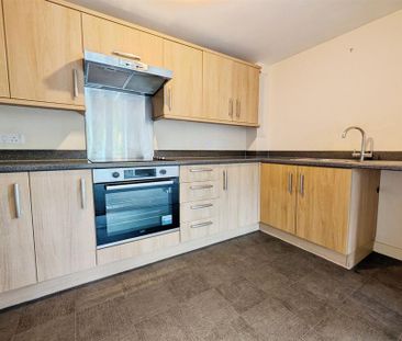 2 bedroom flat to rent - Photo 6