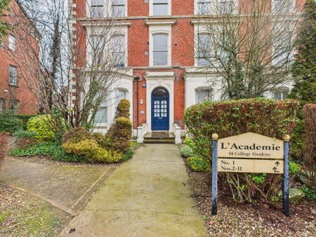 L'Academie, 14 College Gardens, Belfast, BT9 6BQ - Photo 5