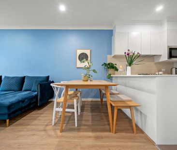 Stunning Tri Level Townhouse - Photo 3