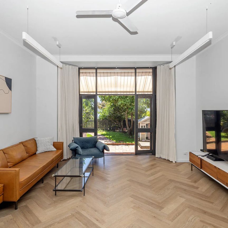 Terrace Style Living with Harbour Bridge Views NY Eve Spectacular - 3 MONTH Lease - Photo 1