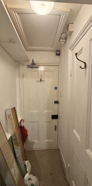 The Avenue, Worcester Park - Photo 1