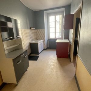 2 pièces, 37m² en location à Saint Yrieix La Perche - 420 € par mois - Photo 3