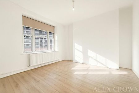 3 bedroom flat to rent - Photo 3