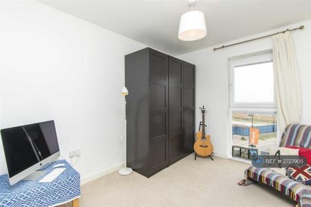 2 bedroom flat to rent - Photo 3