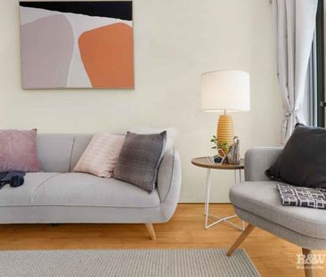 Huge 68sqm Private Garden Apartment - Photo 1
