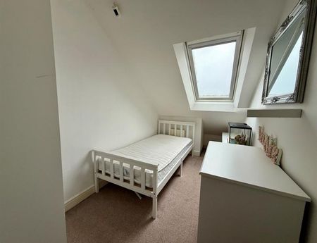 4 Bedroom Terraced To Let - Photo 5