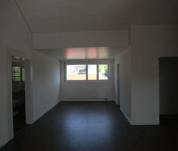 Grosszügige 4.5-Zimmer-Dachwohnung - verfügbar nach Renovation - Photo 3