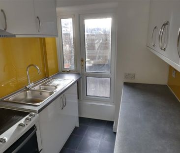 3 bedroom terraced house to rent - Photo 6