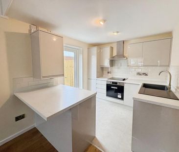 1 bedroom semi-detached bungalow to rent - Photo 2