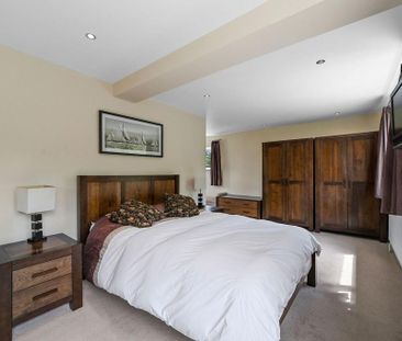 4 bedroom detached house to rent - Photo 3