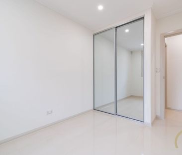 Modern 4 Bedroom Home + Study, In A Prime Location! - Photo 2