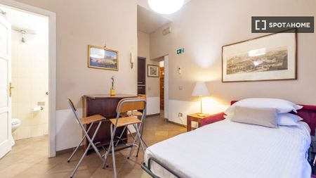 rome, Lazio 00184 - Photo 5