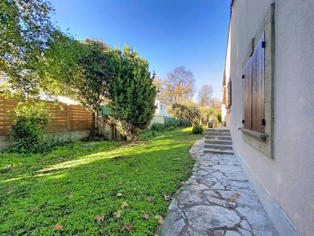 Location AppartementBouc-Bel-Air - Photo 2