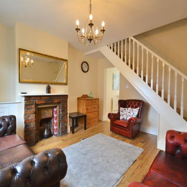 2 Bedroom Terraced To Let - Photo 1