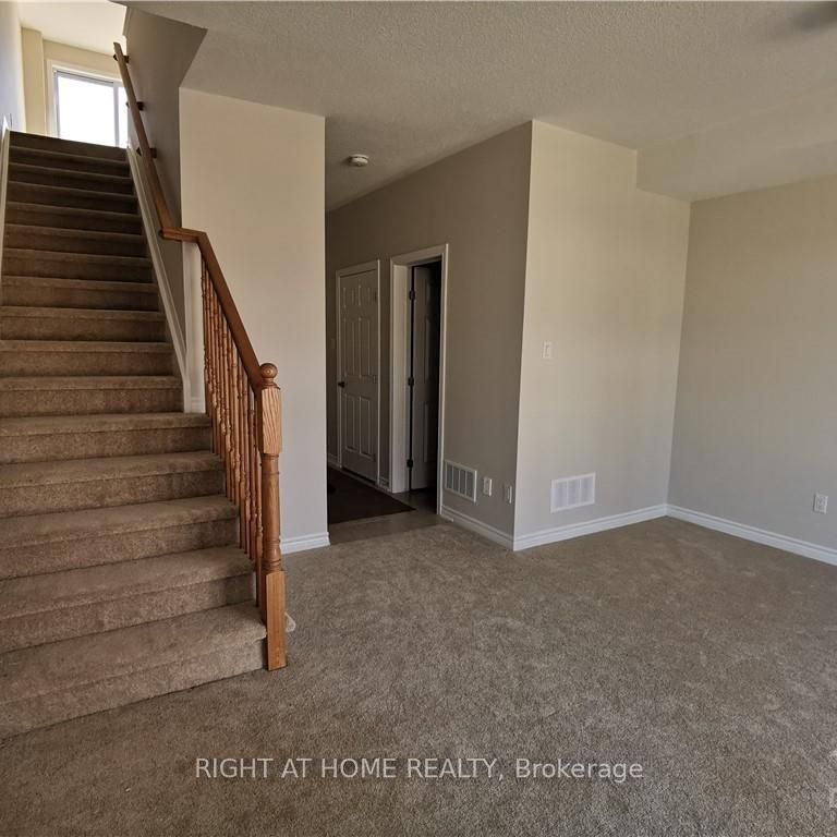 For Lease - 1414 Hemlock Road, Manor Park - Cardinal Glen and Area, Ontario - Photo 1