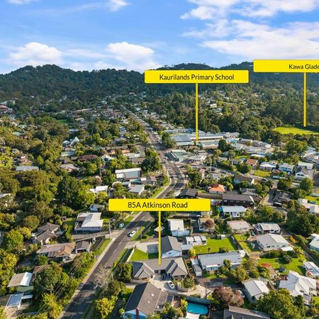 Comfort and Convenience Near Titirangi Village - Photo 4