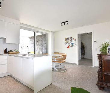 Modern appartement met 2 terrassen en garagebox - nieuw Moermanpark - Photo 3