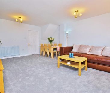 3 bedroom semi-detached house to rent - Photo 4