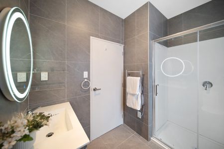 Nice and New in Opaheke - Photo 5