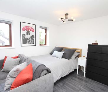 Bullrush Grove, Cowley, UB8 - Photo 3