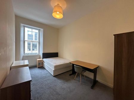 5 bedroom flat to rent - Photo 4