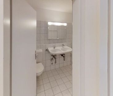 Central apartment near the station - Photo 4