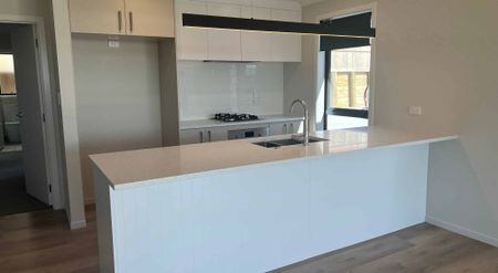 New 4-bedroom for rent!! - Photo 3