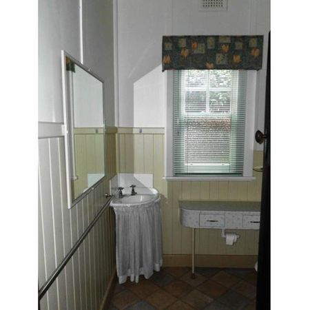 CHARM & CHARACTER - Photo 3