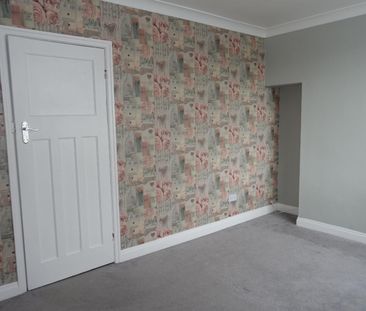 3 bedroom House To Let - Photo 2