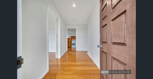 Comfortable Family Home in a Prime Thomastown Location! - Photo 1