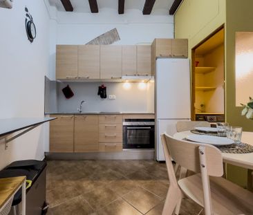 Room in 3-bedroom apartment in Barcelona - Photo 4