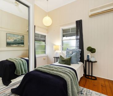 RENOVATED CLASSIC WEST END QUEENSLANDER - Photo 3