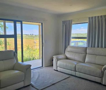 Elegant Country Living near Auckland - Photo 1