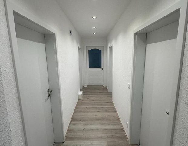 Frisch sanierte & klimatisierte Dachgeschosswohnung in Ohligs - Foto 1