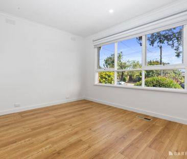 5-Bedroom Family Home with Solar in a Quiet Street - Photo 5