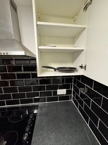 1 Bed Flat, Parkway, NW1 - Photo 3