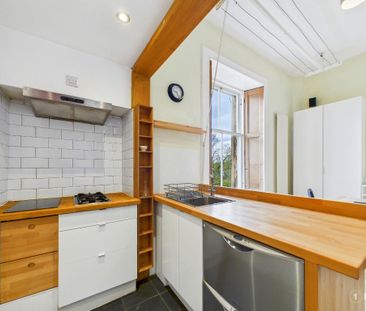 2 bedroom flat to rent - Photo 4