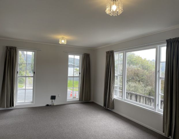 Freshened up in Stokes Valley ready for new tenants - Photo 1